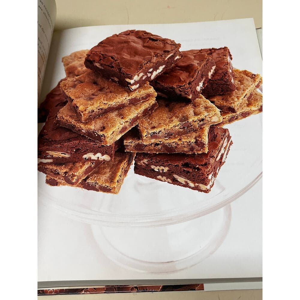 Chocolate: From Simple Cookies to Extravagant Showstoppers - Thumbnail 3