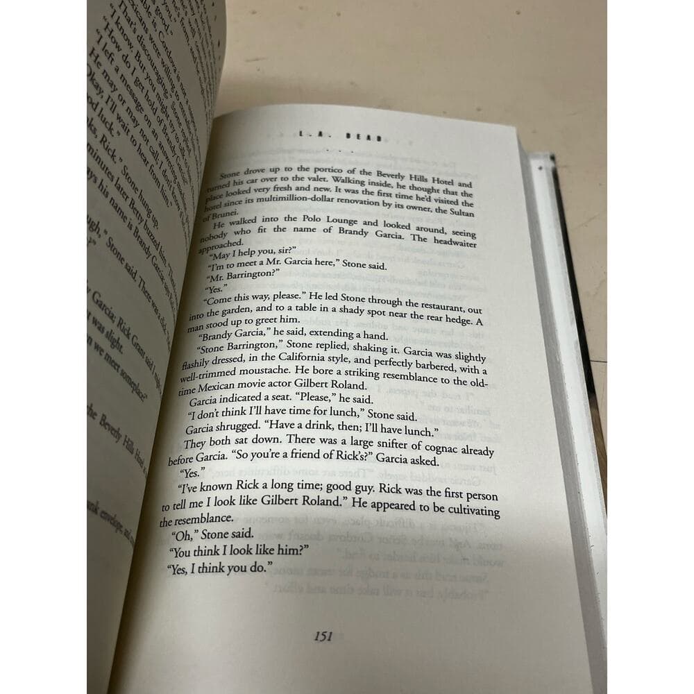 Stuart Woods L.A. Dead (Stone Barrington) - Thumbnail 3