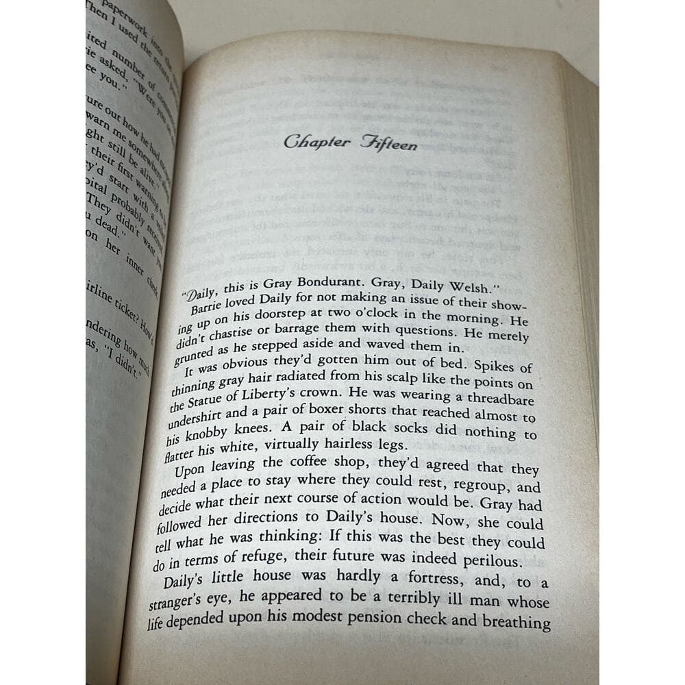 Exclusive Sandra Brown Hardcover Book - Thumbnail 4