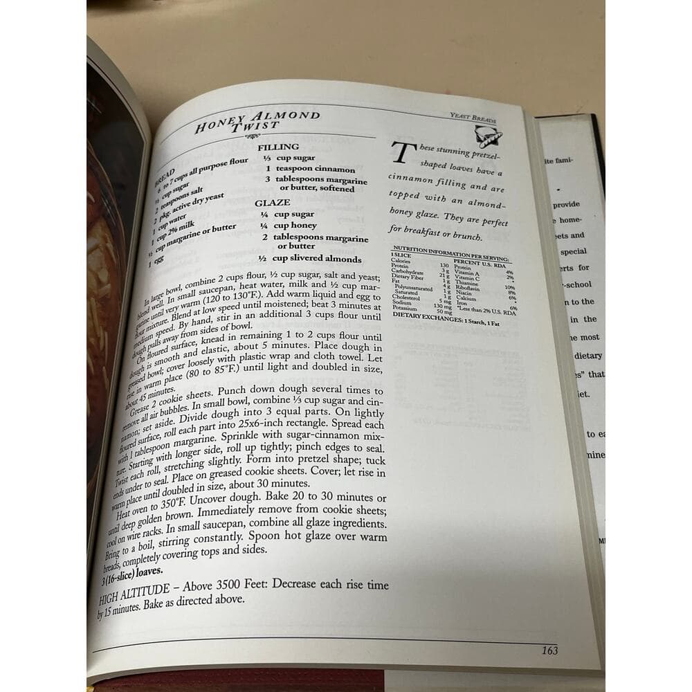 The Pillsbury Healthy Baking Book: Fresh Approaches to More Than 200 Favorit - Thumbnail 2