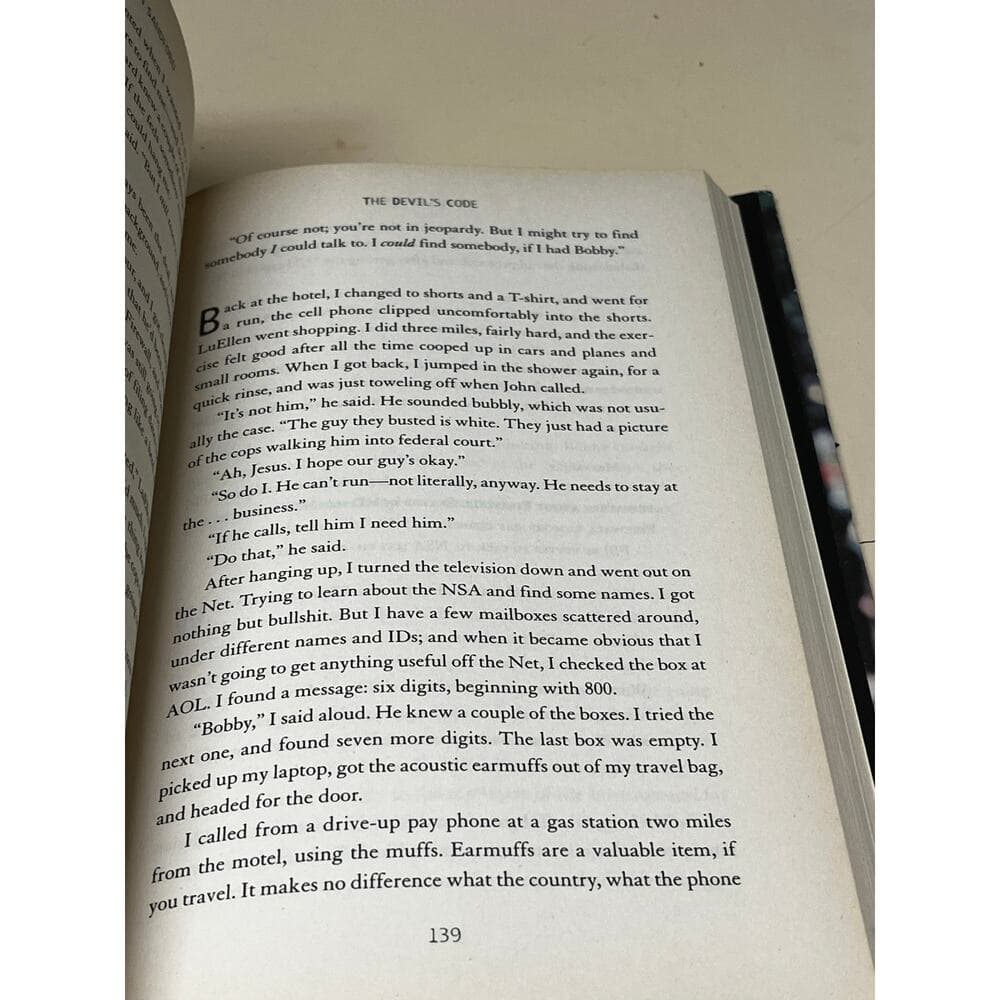 John Sandford Devi's Code - Thumbnail 3