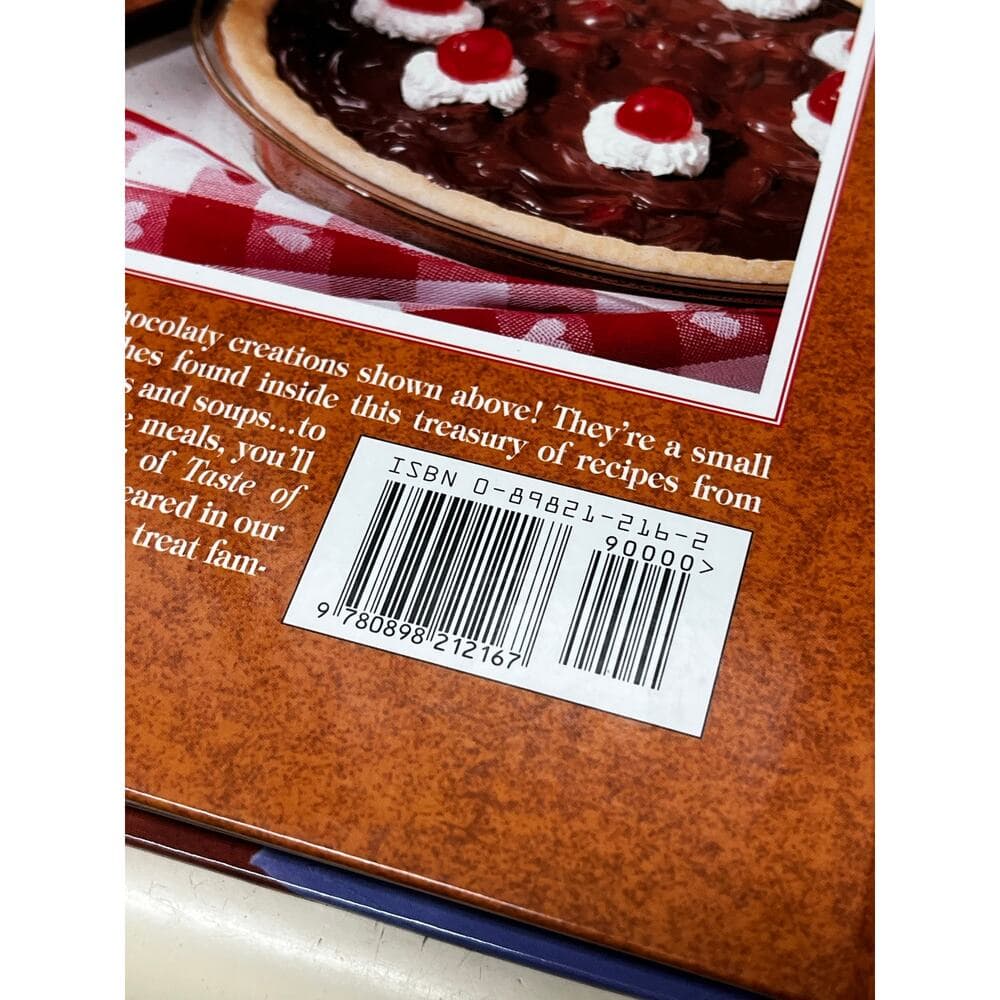 1998 Taste of Home Annual Recipes - Hardcover - Thumbnail 3