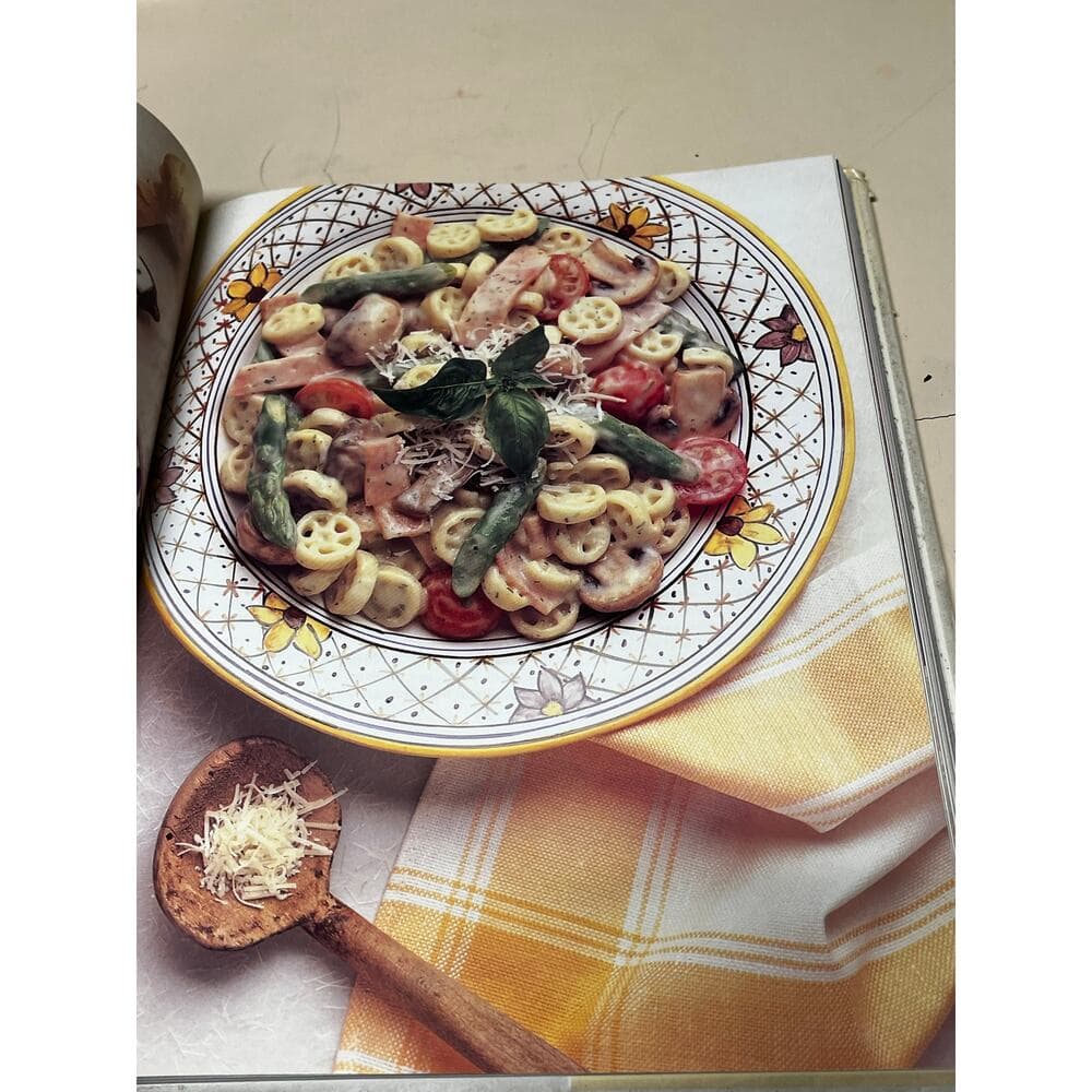 Betty Crocker's Smartcook: The Essential Everyday Cookbook. - Thumbnail 5
