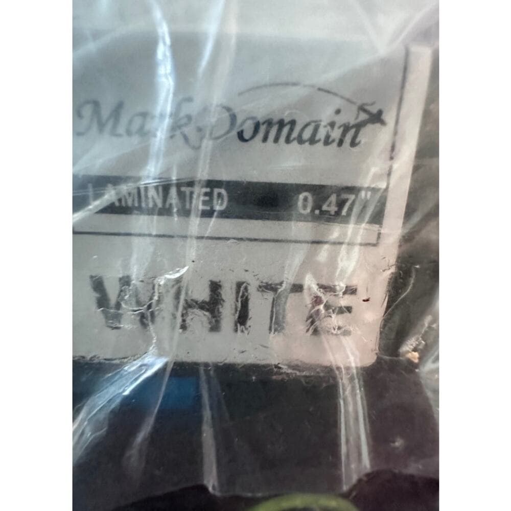 A Bundle Of 3 Packs .MarkDomain Label Tape 4-Pack Laminated White 0.47" D600 - Thumbnail 4
