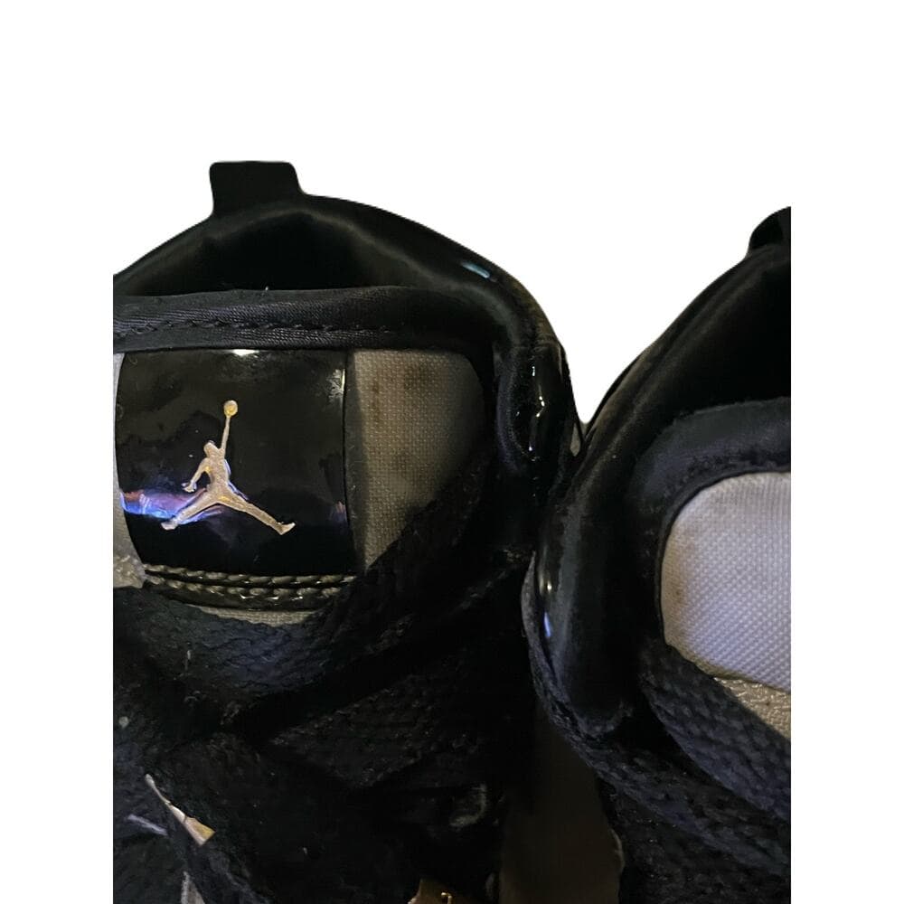 KIDS JORDAN 1 MID SE TD (BLACK/METALLIC GOLD/METALLIC SILVER) SIZE 10C - Thumbnail 3