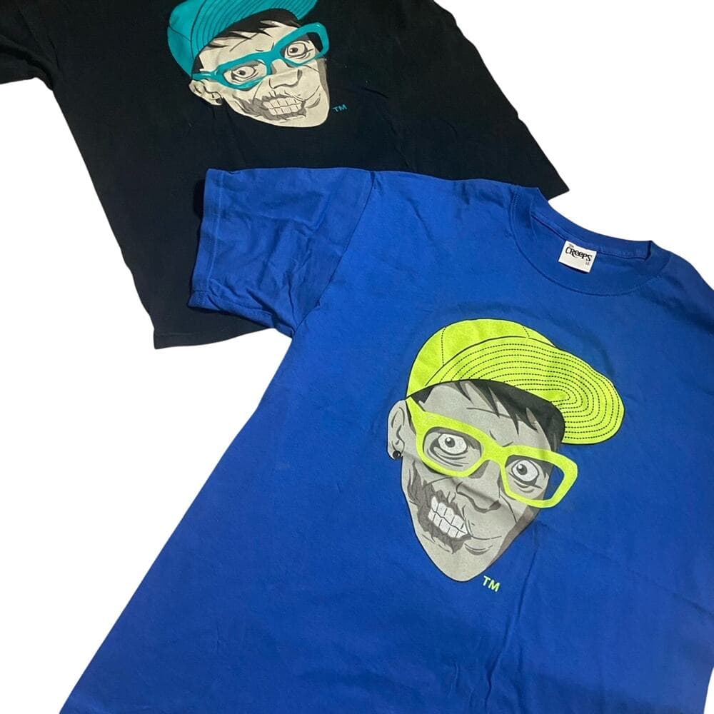 2 T-shirts Size Large blue and black