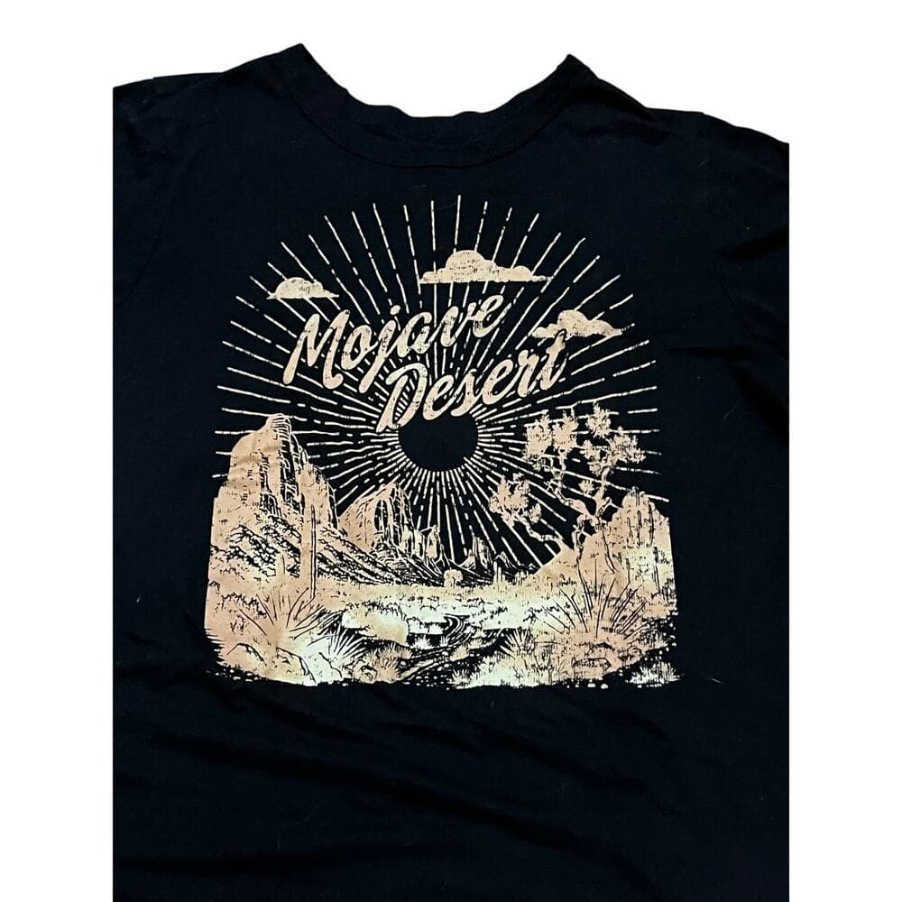 Zoe + Liv Black Men’s T-Shirt Size Medium