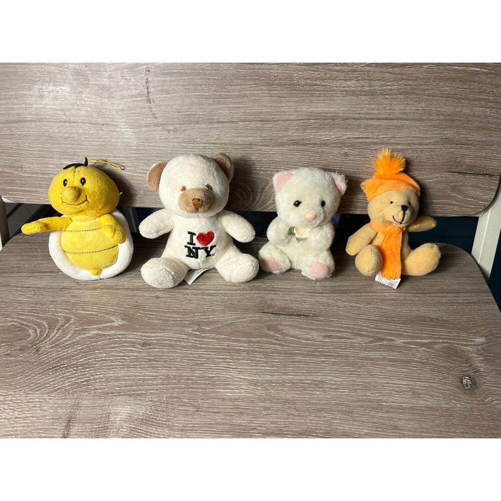 A bundle of four stuffed animals 4 inches - Thumbnail 3