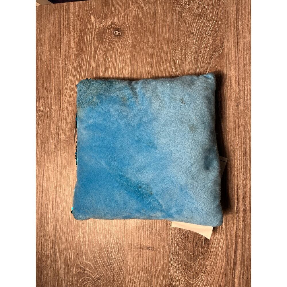 Stuffed Pillow Green & Sliver 9” X 9” - Thumbnail 3