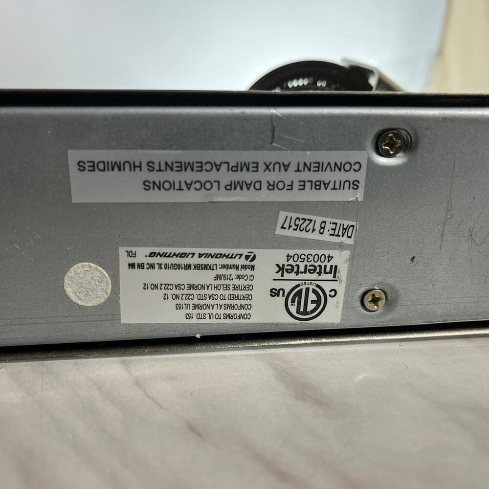 3 Light 27" Linear Track Kit with Pre-Installed Track Heads - Thumbnail 4
