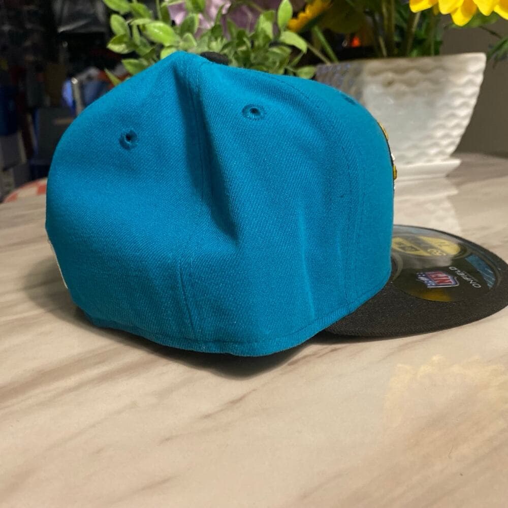 New Era Hat Size 7 1/8 - Thumbnail 4