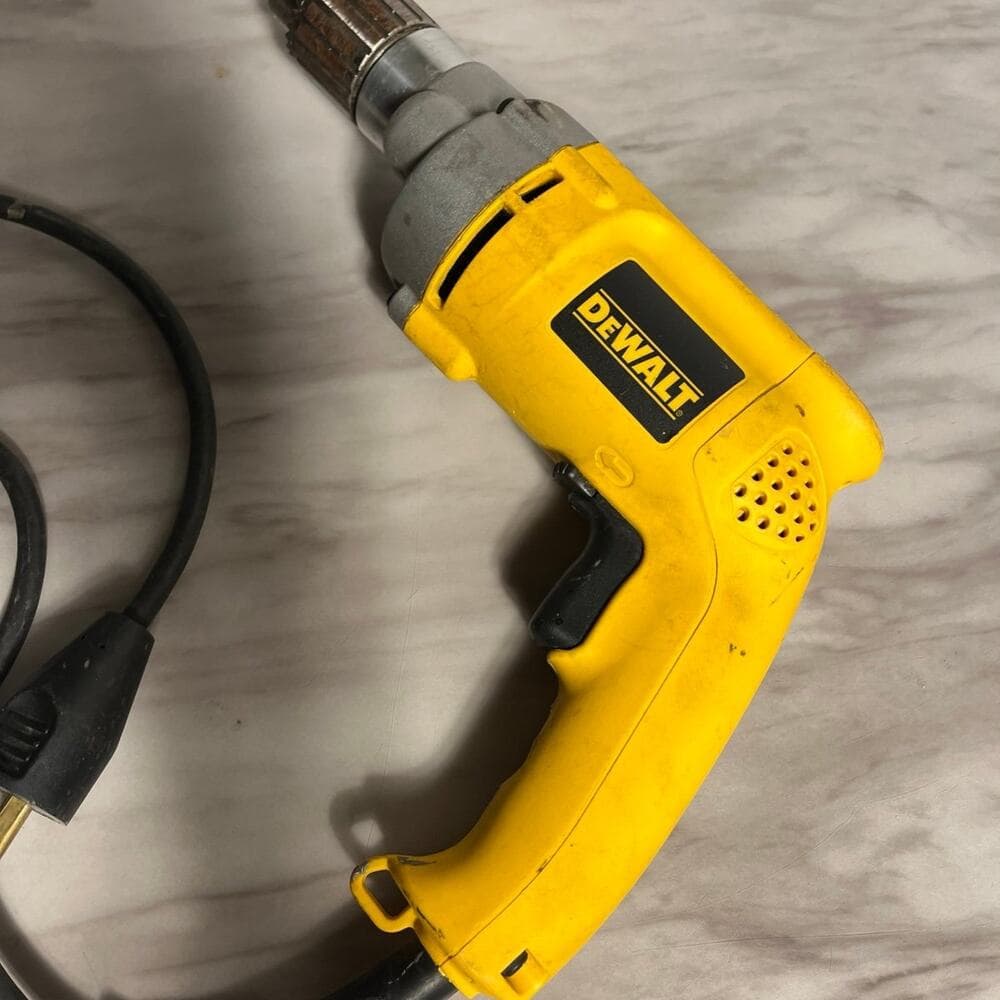 DEWALT Screw Gun, Variable-Speed Reversible, Positive Clutch, 6.5-Amp - Thumbnail 2