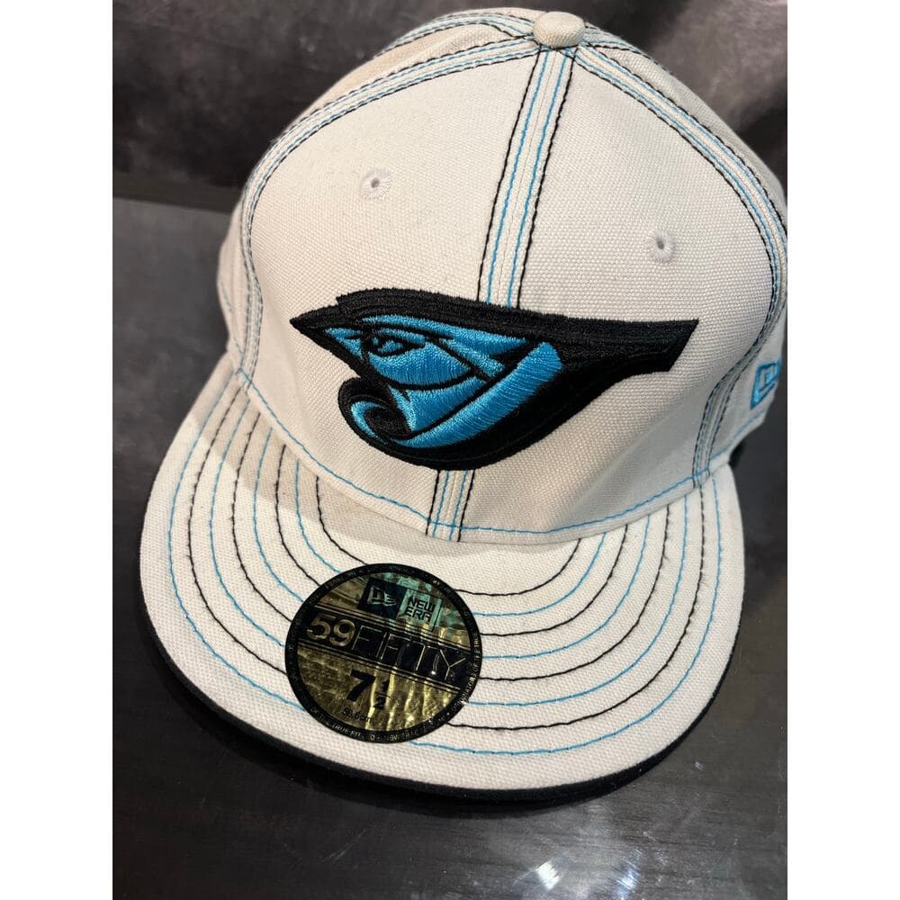 New Era Hat Size 7 1/2 White & Blue , Blue Jay - Thumbnail 3