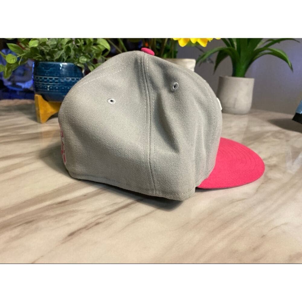 New Era Hat Size 7 1/2 Gray & Pink NY - Thumbnail 3