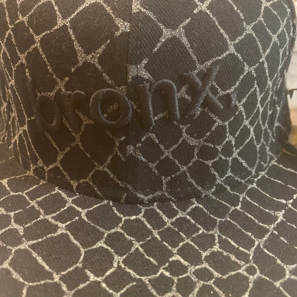 Black Bronx New Era Hat Size 7 5/8 - Thumbnail 3
