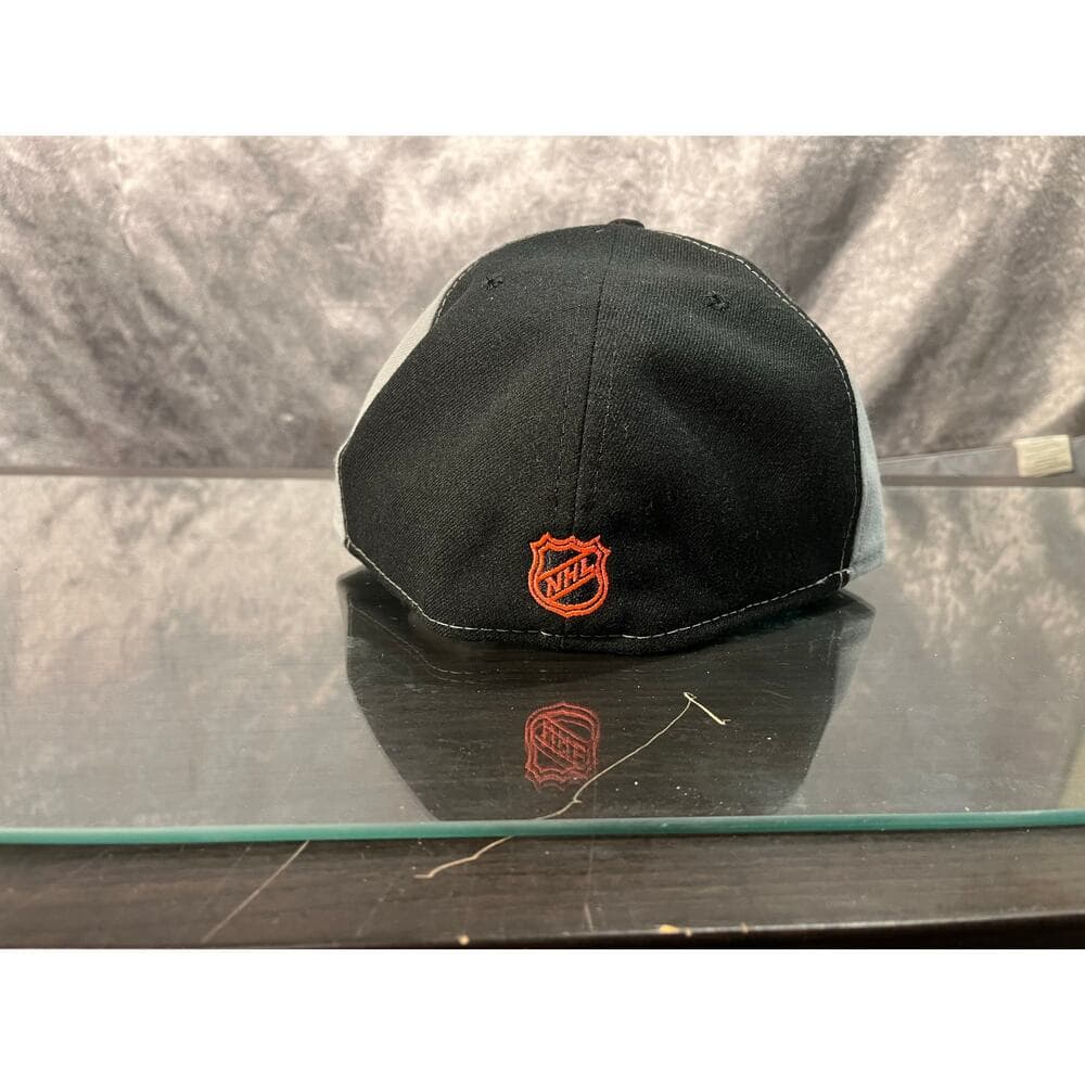 New Era Hat Size 7 5/8 Black/White/Shark NFL - Thumbnail 4