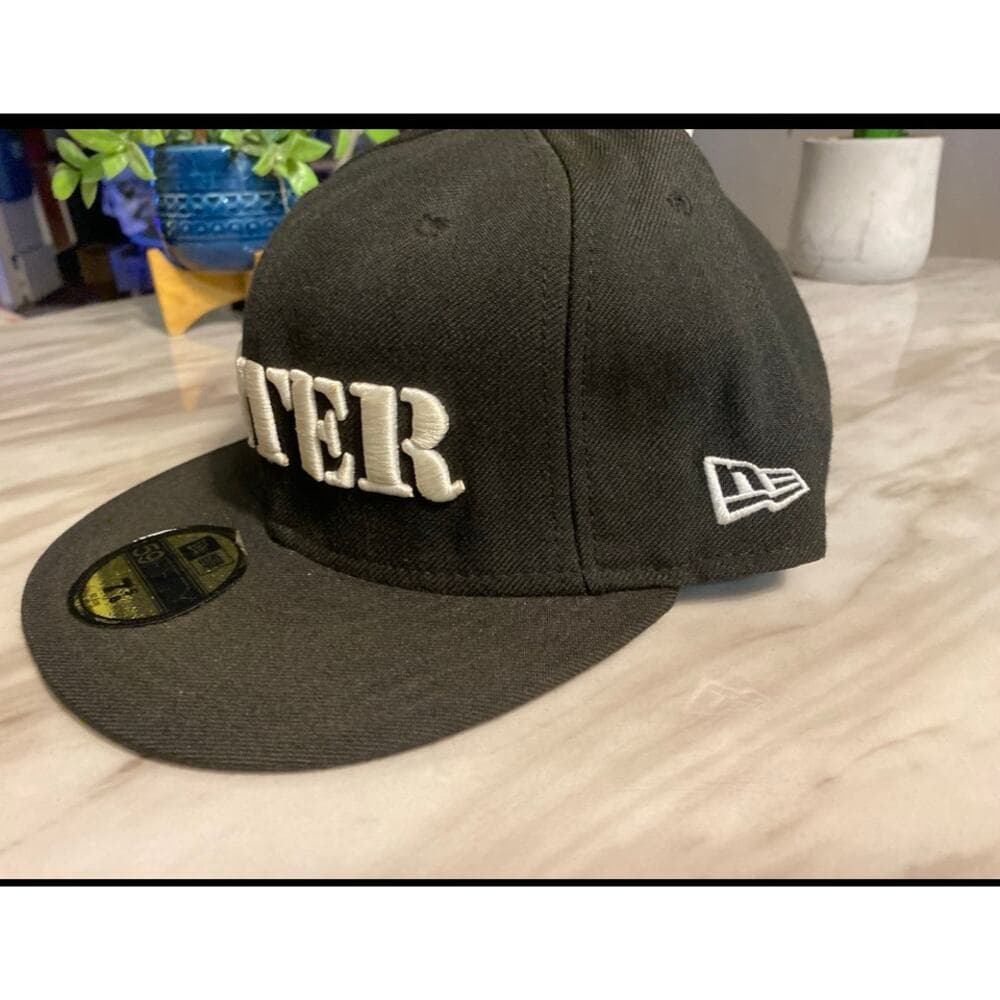 New Era Hat Size 7 5/8 Black Hater Hat In Good Condition - Thumbnail 2