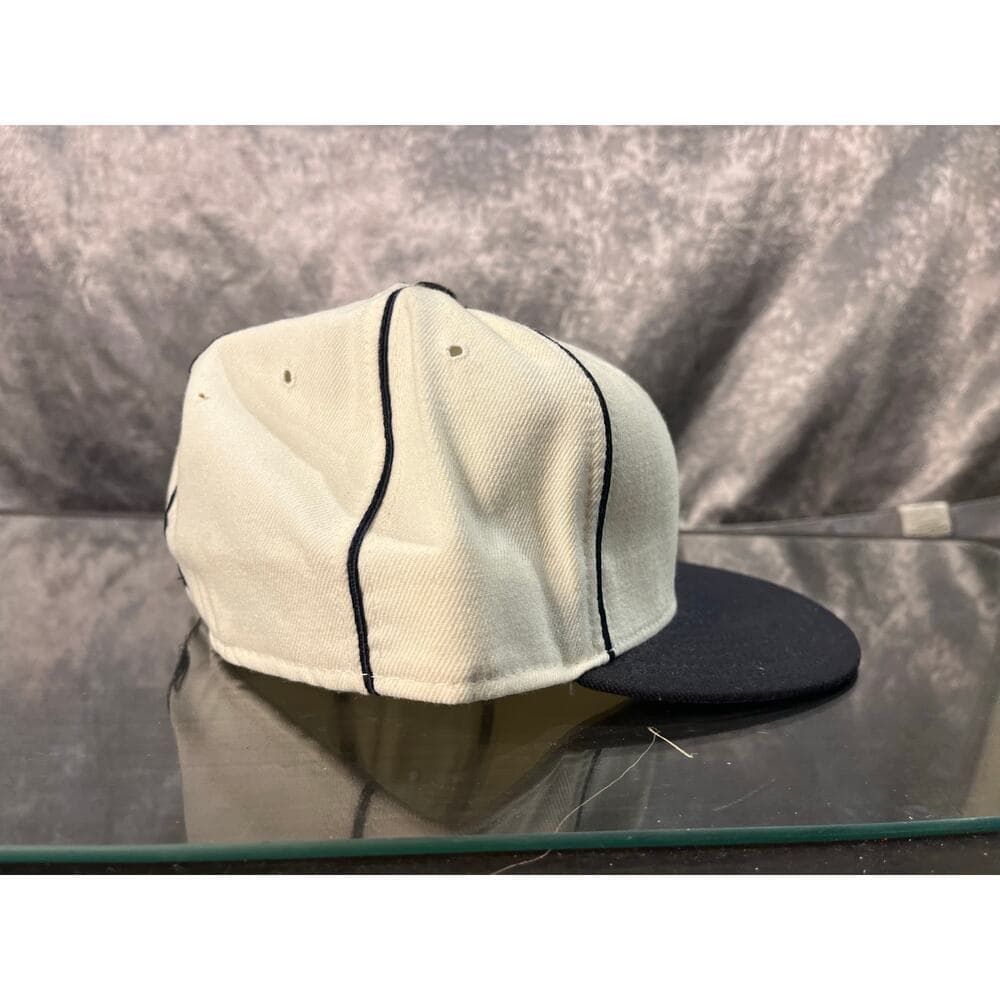 New Era Hat Size 7 5/8 White With Black Stripes - Thumbnail 3