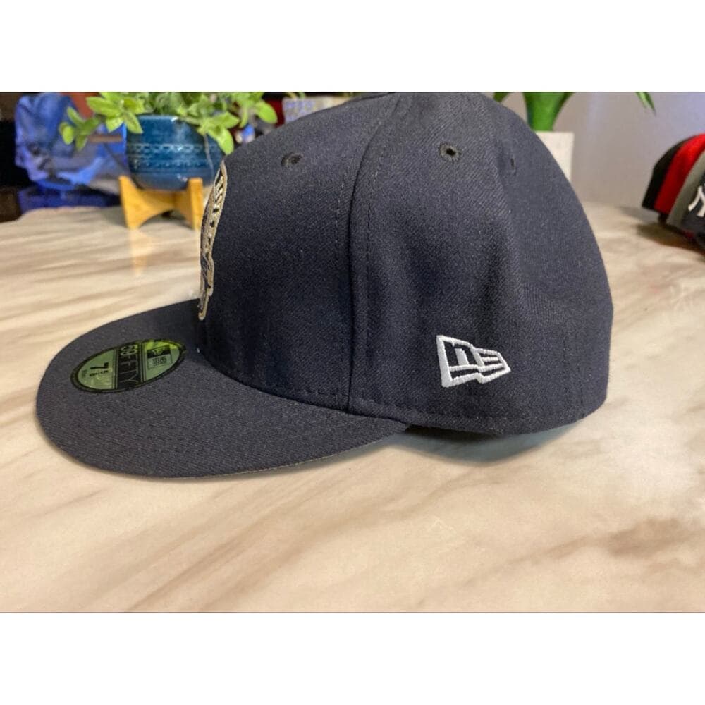 New Era Hat Size 7 5/8 Navy & Gold classic Mariano Rivera Yankee - Thumbnail 2