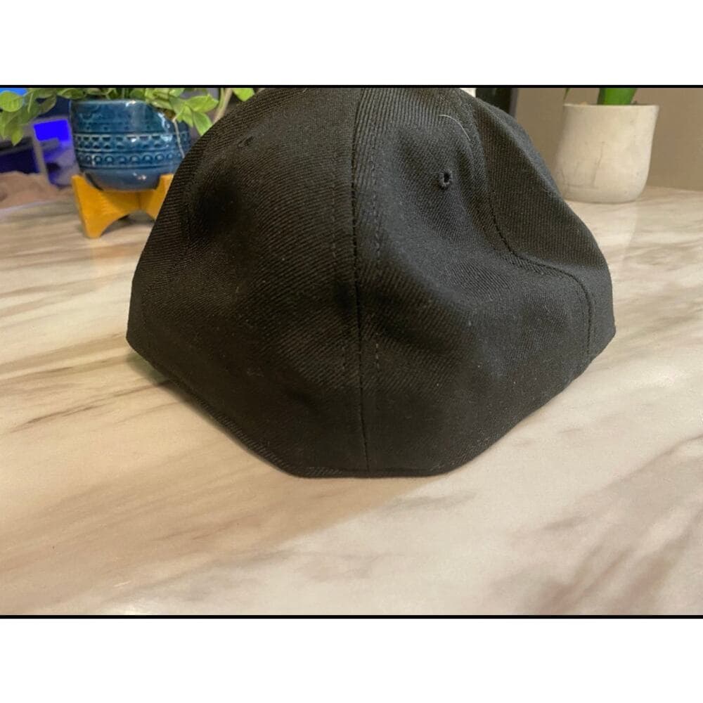 New Era Hat Size 7 1/2 Black & Blue - Thumbnail 3