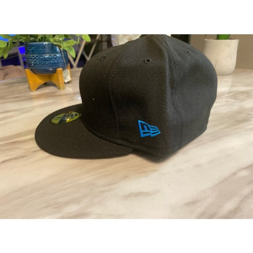 New Era Hat Size 7 1/2 Black & Blue - Thumbnail 2