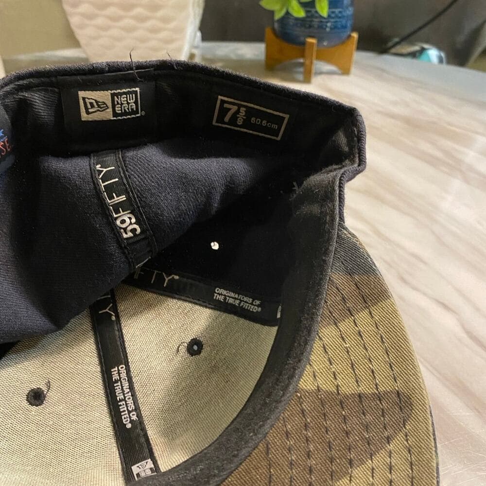 Yankee New Era Hat Size 7 5/8 Black/Red/Army - Thumbnail 3