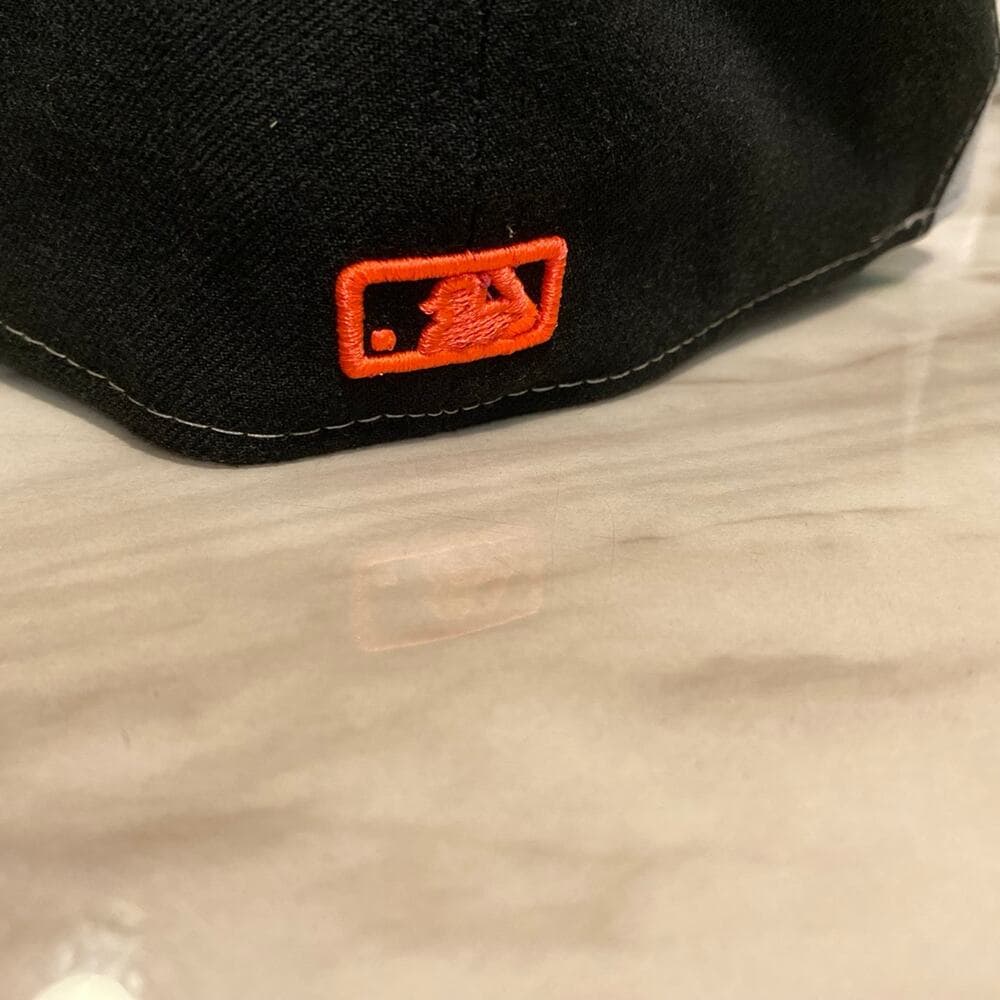 New Era Hat Size 7 5/8 White & Orange Yankee - Thumbnail 3