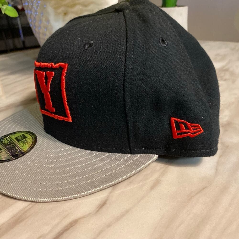 New Era Hat Size 7 5/8 Black/Sliver/Red NY - Thumbnail 2