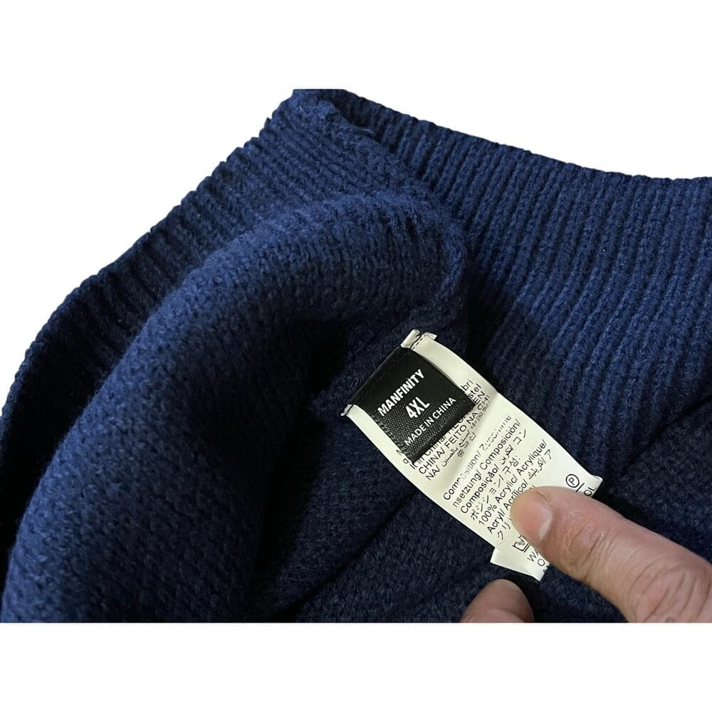 Men’s Navy Sweater Size 4XL With A Cool Bear In Front Of it - Thumbnail 2