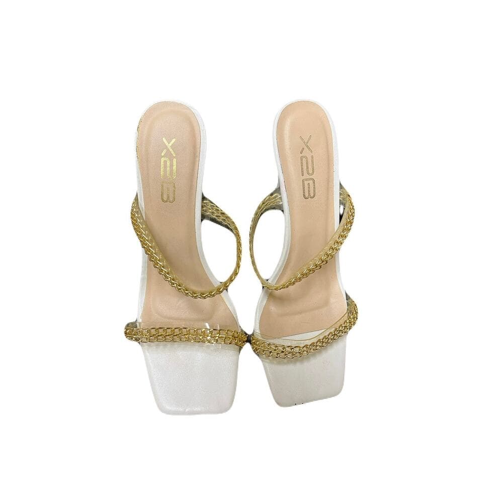 X2B White Women’s Shoe’s Size 8