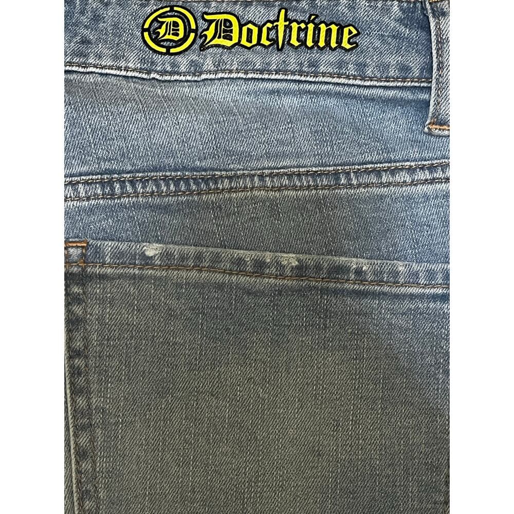 Doctrine Superstacks Men’s Jean’s With Patches On Them Like New - Thumbnail 3