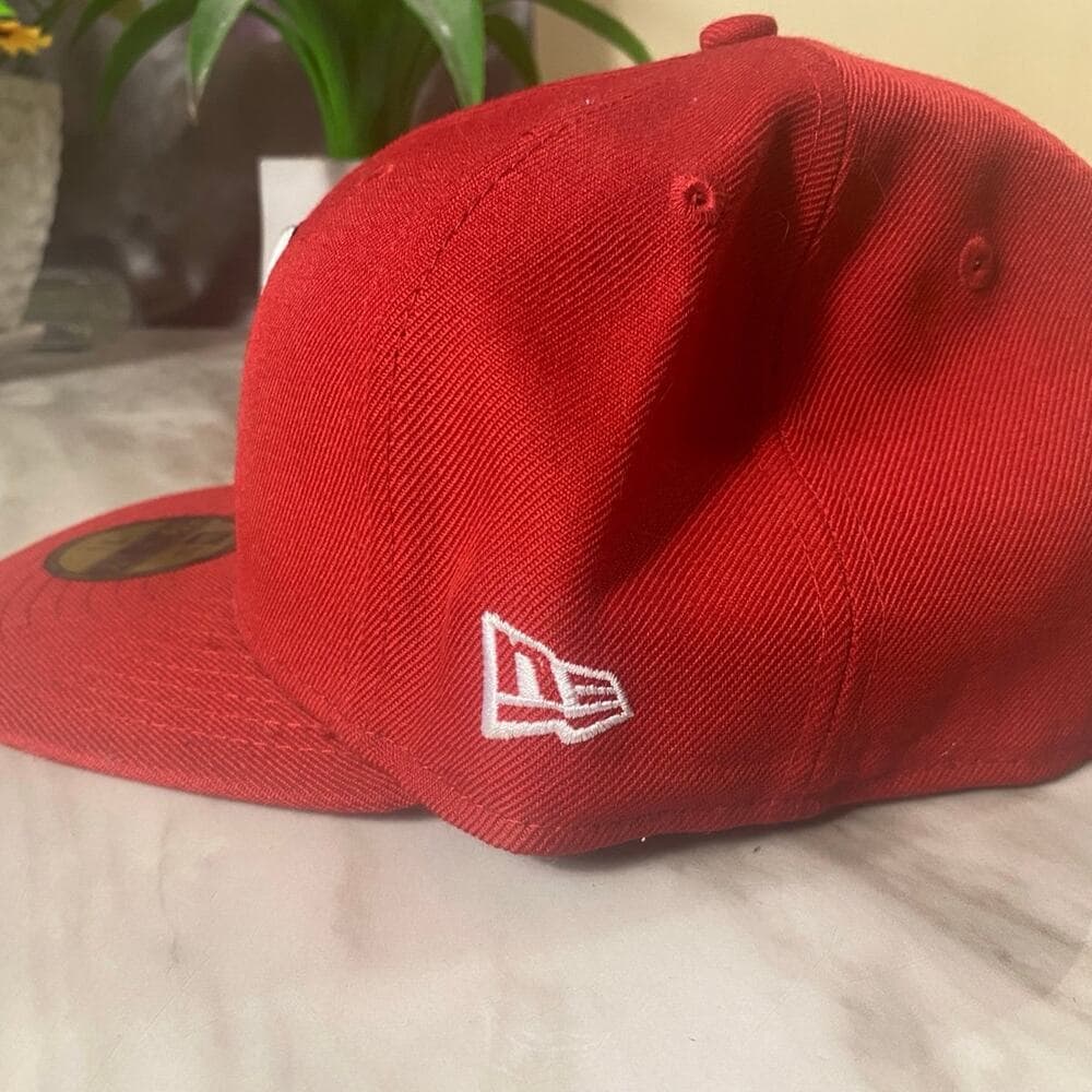 New Era Hat 7 1/4 Red & White N - Thumbnail 3