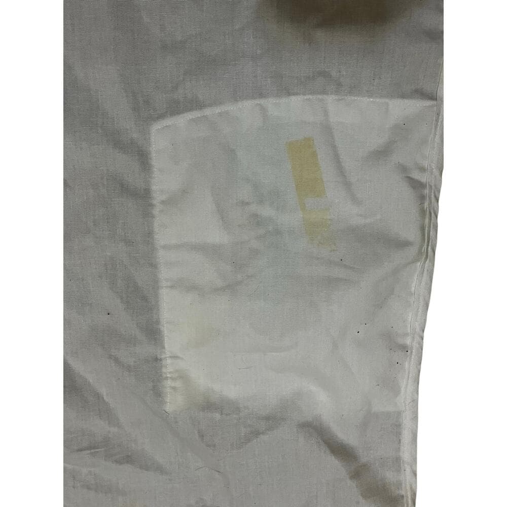 All White Women’s Apron With 2 Pockets In The Front One Size - Thumbnail 2