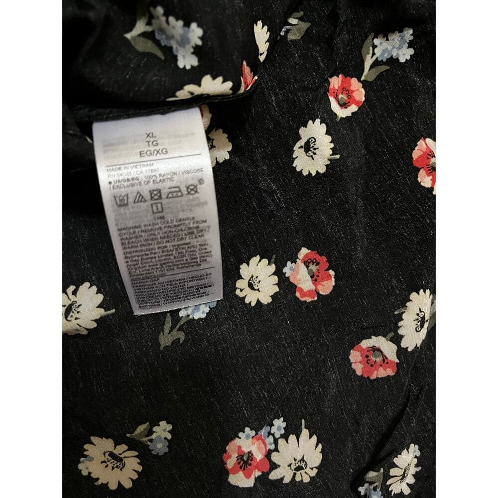 Gap Black Women’s Long Dress With Pink Roses On It Size XL/TG - Thumbnail 3