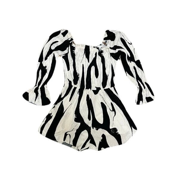SHEIN Women’s Black & White Dress With Short Attach to them Size OXL - Thumbnail 5