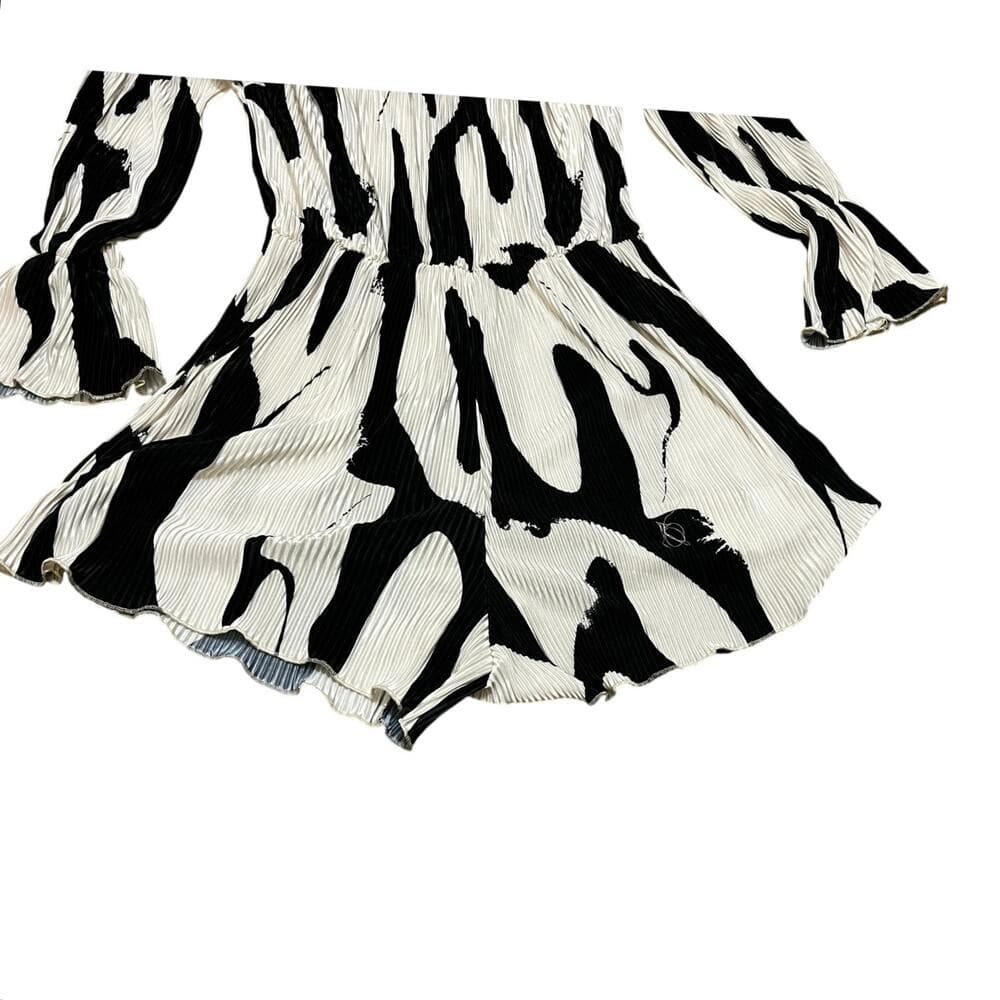 SHEIN Women’s Black & White Dress With Short Attach to them Size OXL - Thumbnail 2