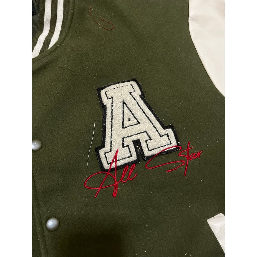 Forever 21 Men’s Jacket Green With Cream Sleeves Size Medium