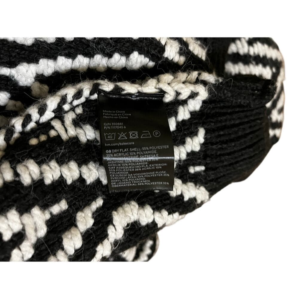 H & M Throw Over Black & White Throw Over Sweater Size Small In - Thumbnail 3