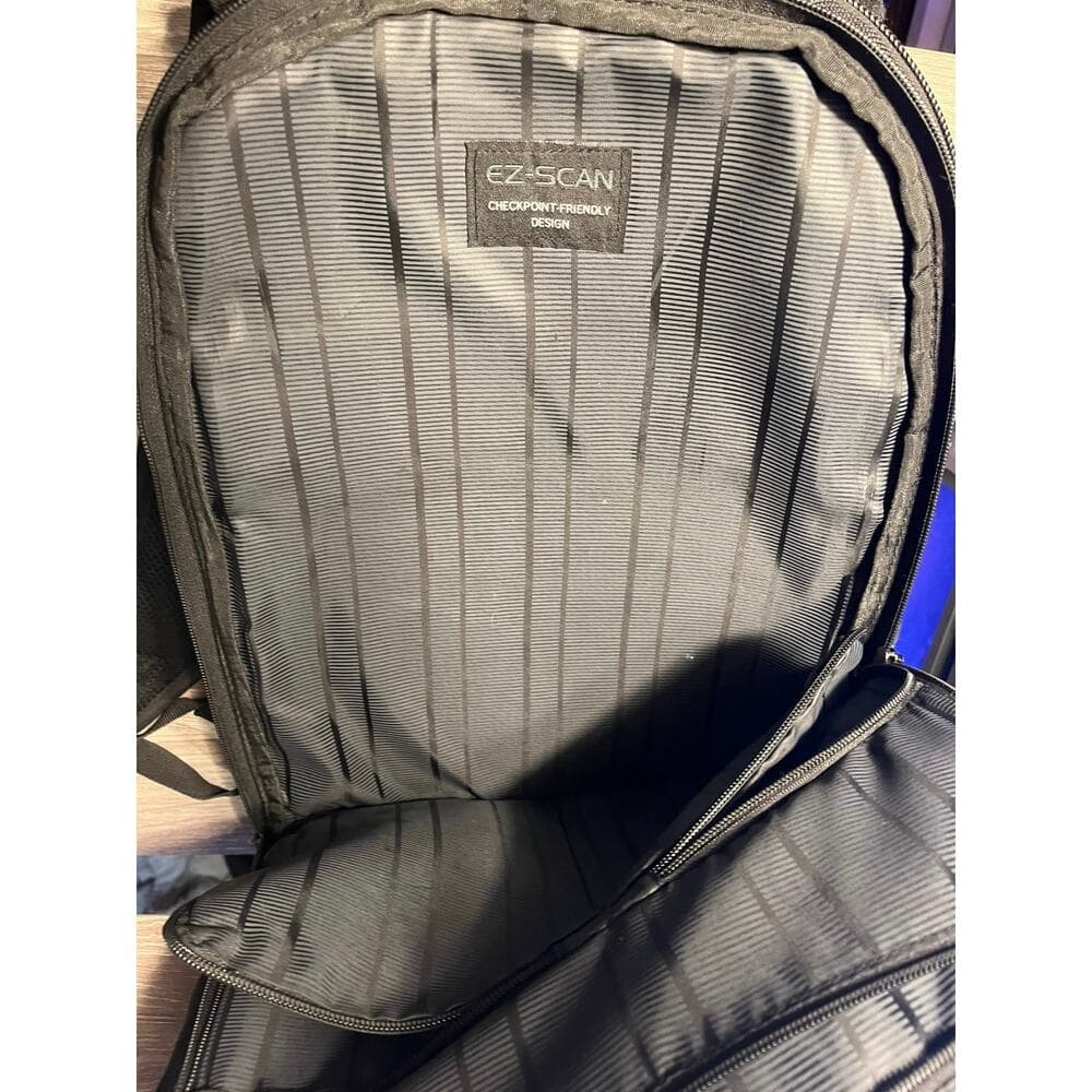 Kenneth Cole Reaction Black Backpackgggh n ,;[\7* - Thumbnail 7