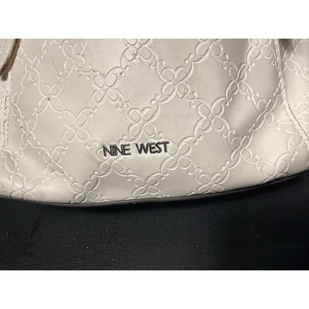 Nine West White Women’s Bag 6” L X 9” W - Thumbnail 2