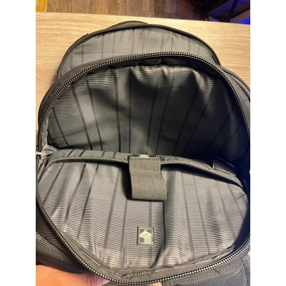 Kenneth Cole Reaction Black Backpackgggh n ,;[\7* - Thumbnail 4