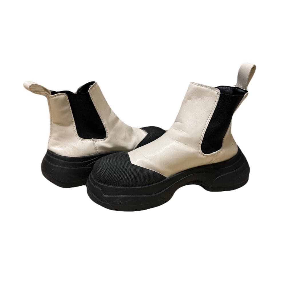 Women’s White & Black Boots Size 10 - Thumbnail 4