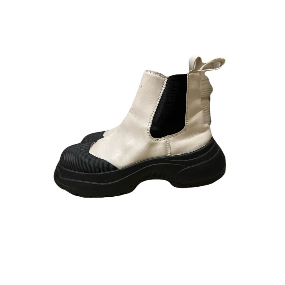 Women’s White & Black Boots Size 10 - Thumbnail 2