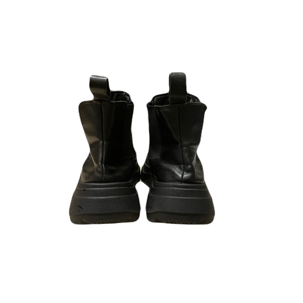 Women’s Black Boots Size 10 In Good Condition - Thumbnail 3
