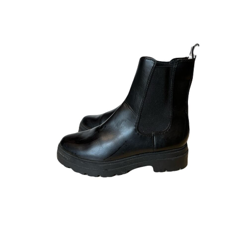 Women’s Black Boots Size 8 Good For Rain & Snow - Thumbnail 2