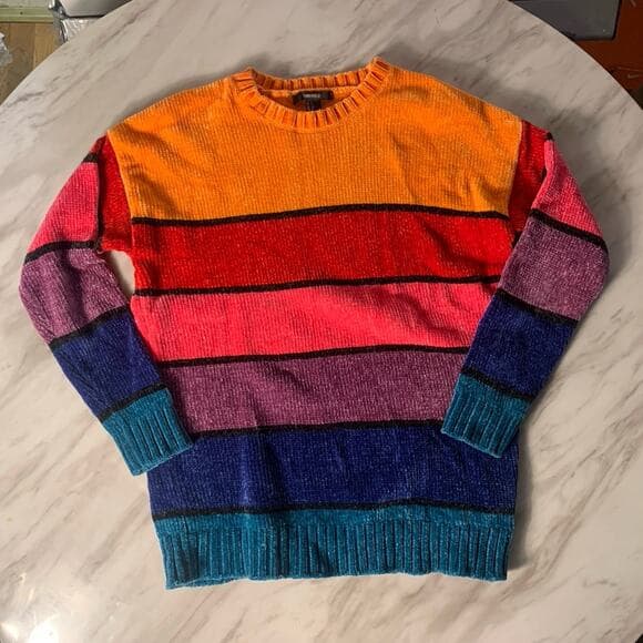 Forever 21 Rainbow Women’s Sweater Size Small - Thumbnail 4