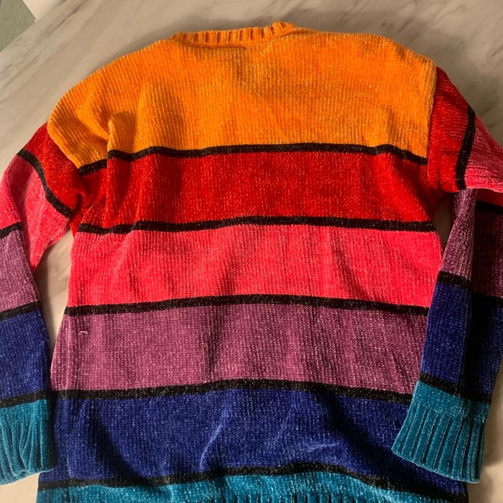 Forever 21 Rainbow Women’s Sweater Size Small - Thumbnail 2