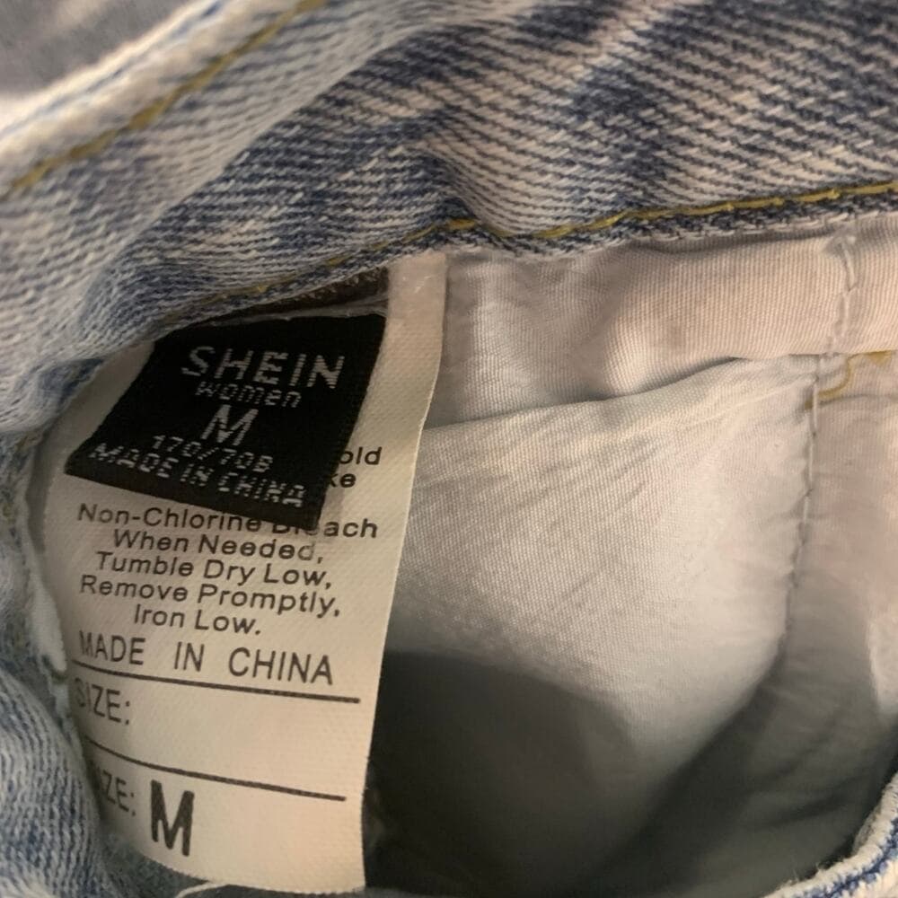 SHEIN Women’s Jeans Shorts Size Medium - Thumbnail 2