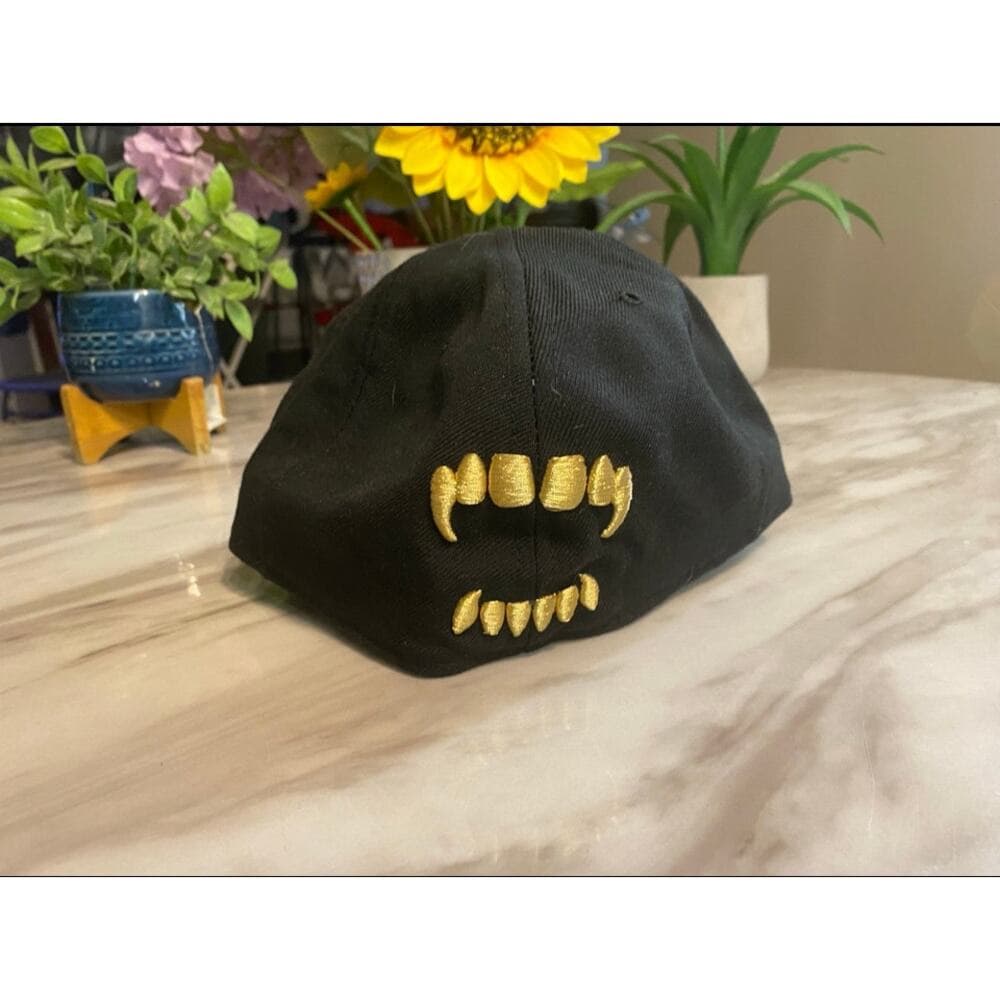 New Era Hat Size 7 1/2 Black & Gold Vampire - Thumbnail 2