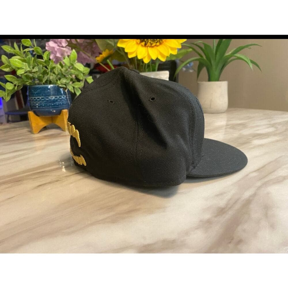New Era Hat Size 7 1/2 Black & Gold Vampire - Thumbnail 3
